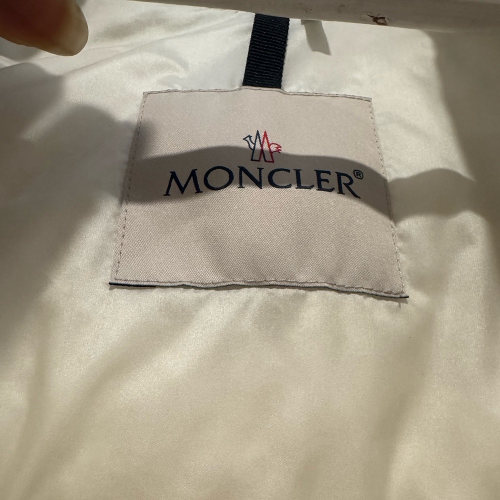 MONCLER NWT Blavet Silver Down Quilted Puffer Vest 3 L Metallic - Picture 14 of 16